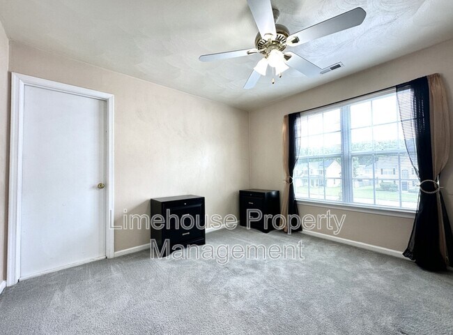 Building Photo - 1116 Fern Ln
