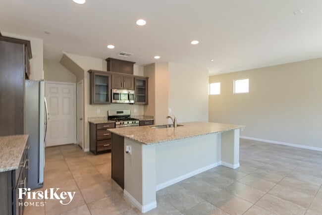 Building Photo - 2272 Sky Island Dr