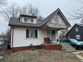 Building Photo - 15447 Griggs St