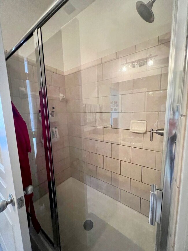 Building Photo - Available April 15th 2BD/2BA Condo on Granby! Gated Garage Parking with 2 Reserved Spots!! Balcony!