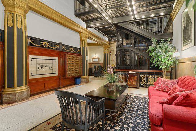 Lobby with original mailboxes - 2800 N Pine Grove Ave