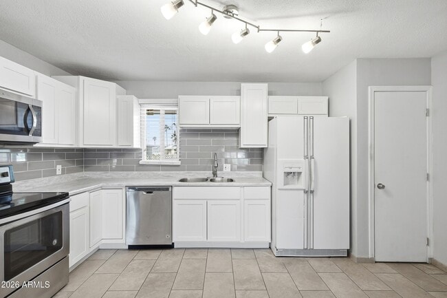 Building Photo - 12216 N 107th Ave