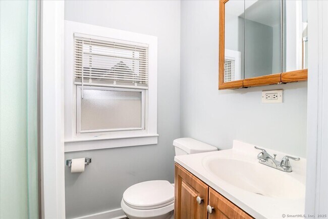 Building Photo - 9 Nicholas Square