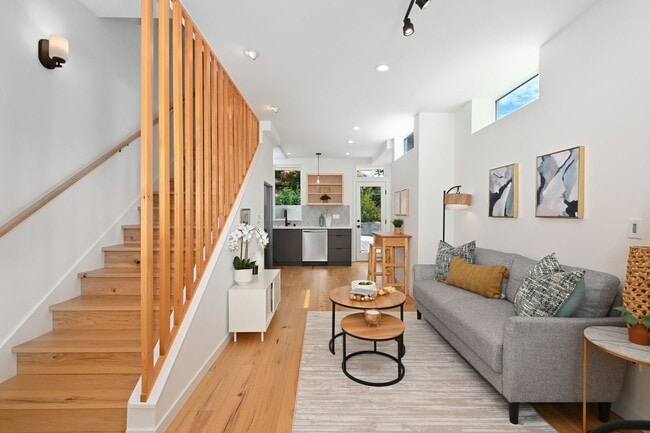 Building Photo - Modern 3-Level Townhome (2020) with Private Roof Deck & A/C