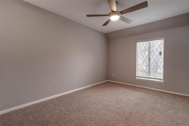 Building Photo - 13168 Trail Hollow Dr