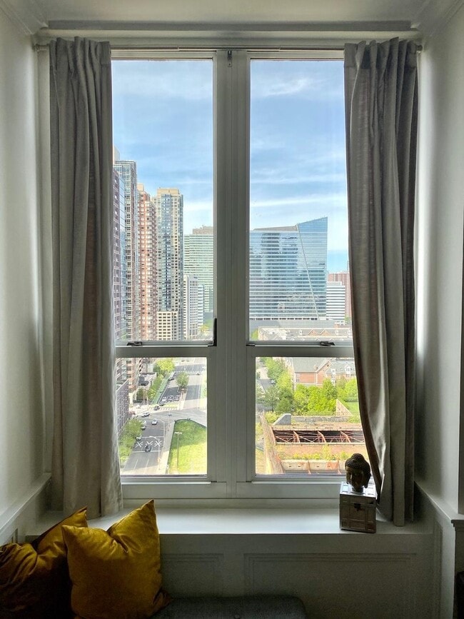 Building Photo - 88 Morgan St