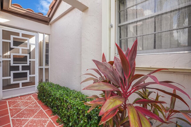 Building Photo - 6099 Waldwick Cir