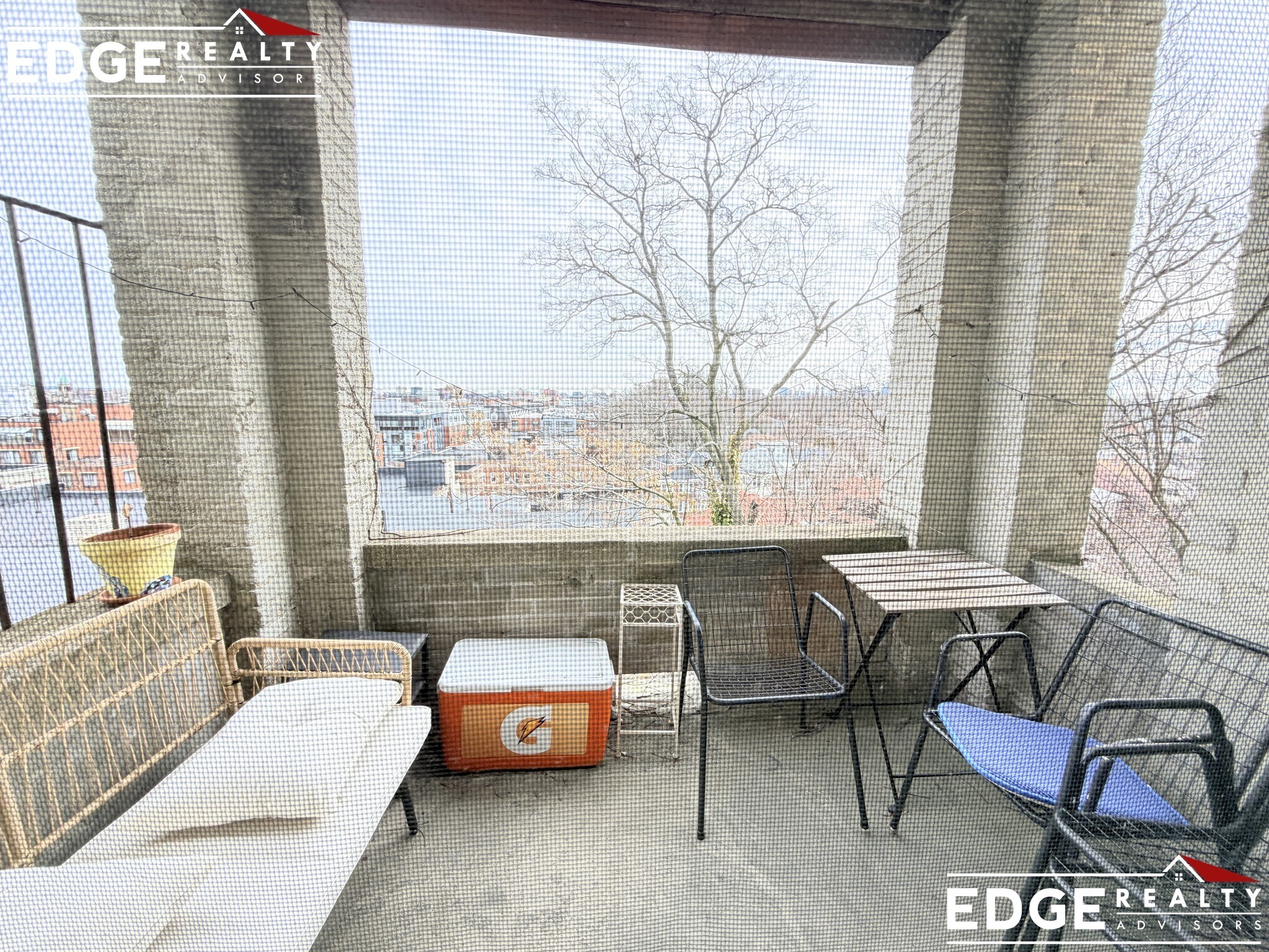 Building Photo - 264 Kelton St