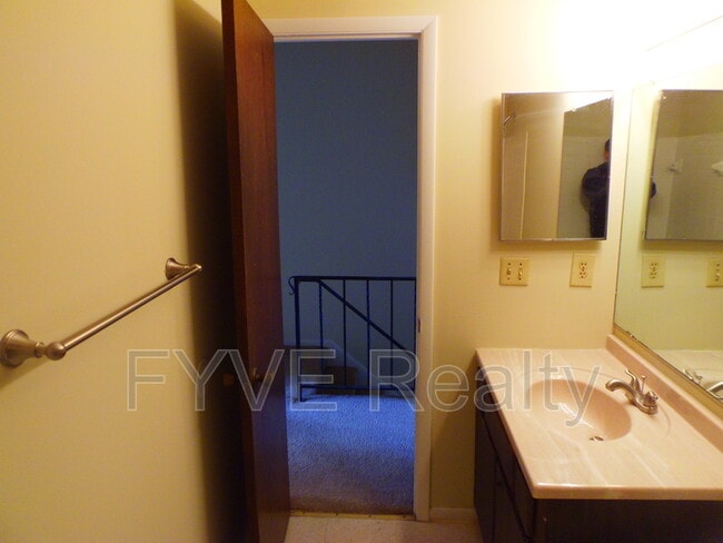 Building Photo - 2011 Baldwin Rd