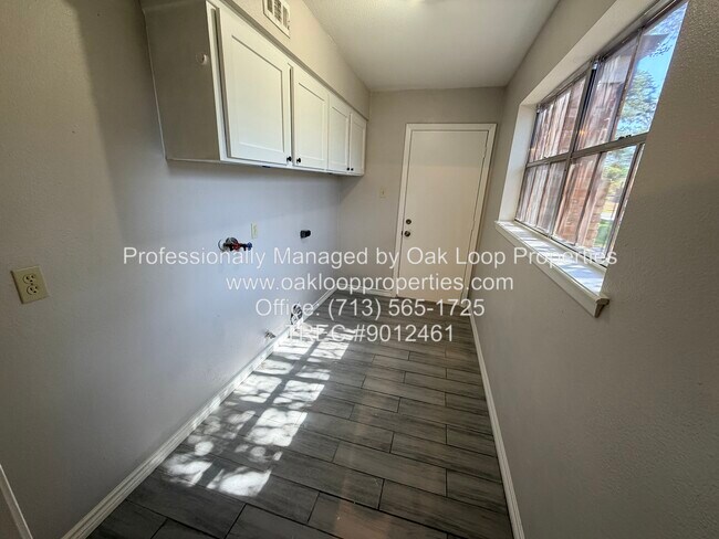 Building Photo - 1607 Chestnut Ridge Rd