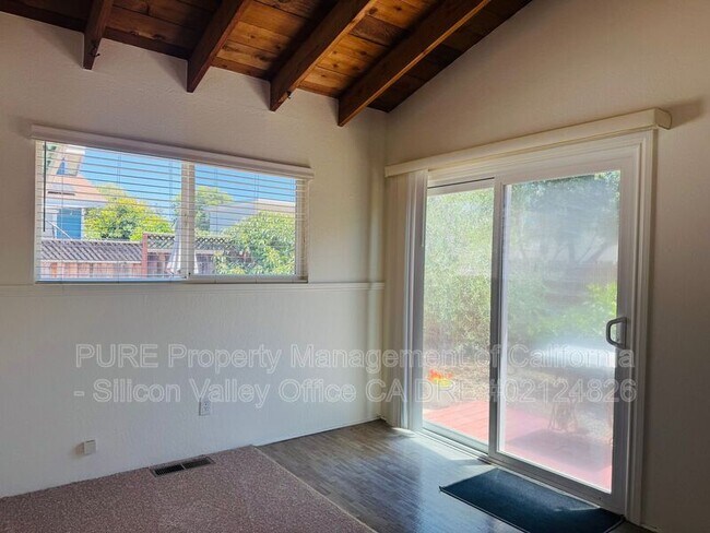 Building Photo - 2325 7th Ave