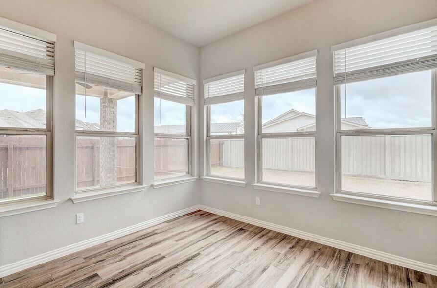 Building Photo - 213 Mindy Way