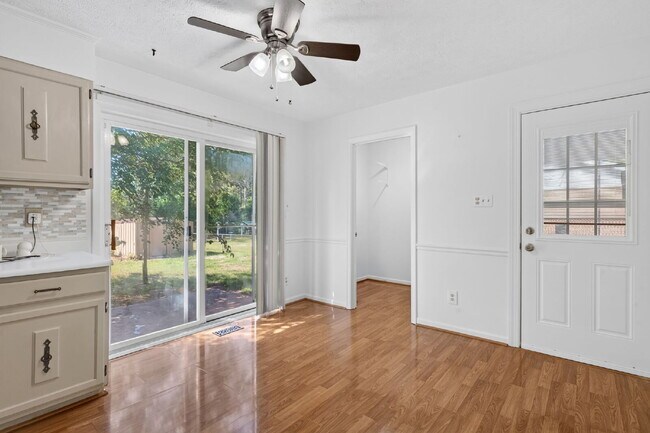 Building Photo - "Charming 3-Bed Home with Gleaming Hardwood Floors in Hope Mills!"