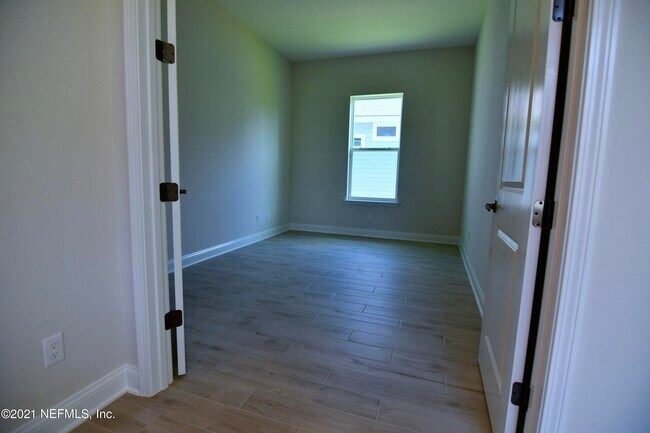 Building Photo - 538 Vista Lake Cir