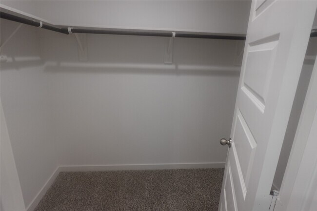 Building Photo - 2824 Lisburn Ter Ln