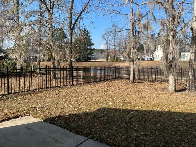 Building Photo - 3 Bedroom home with water views!