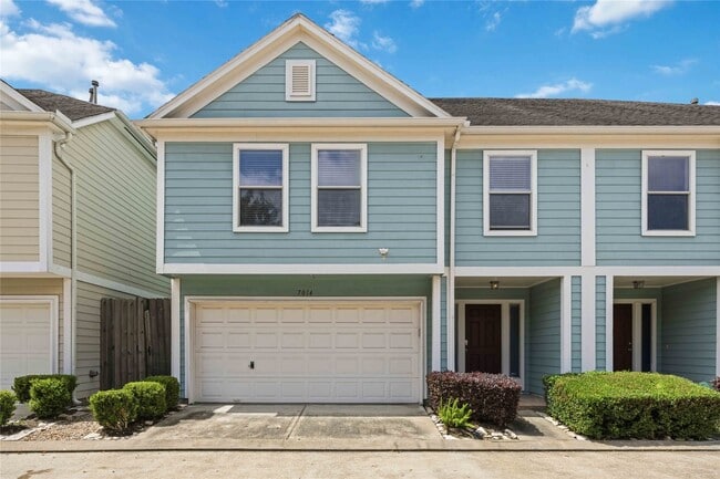 Building Photo - 7014 Woodridge Row Dr