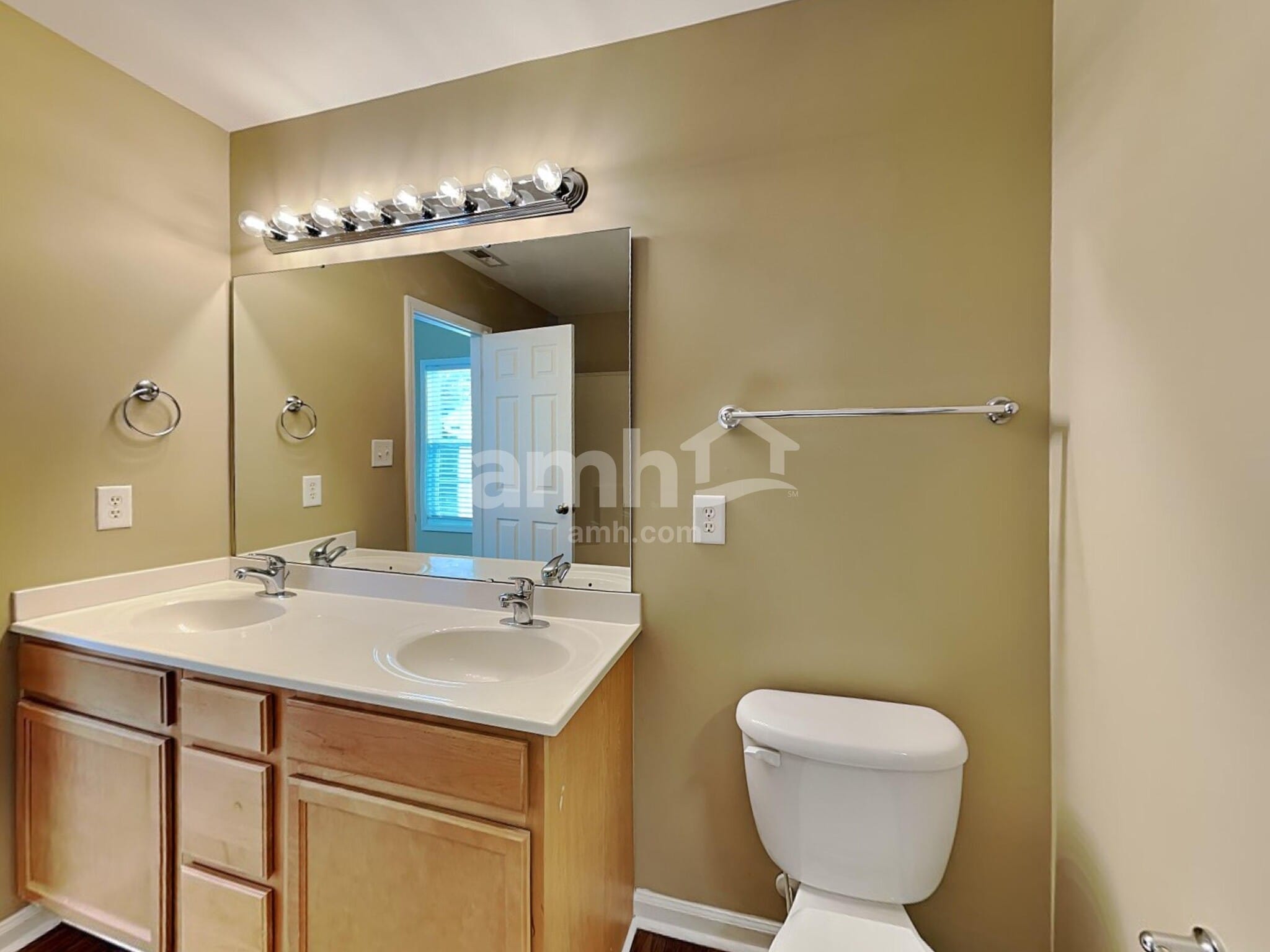 Building Photo - 1120 Rutledge Landing Dr
