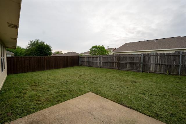 Building Photo - 233 Willow Creek Ln