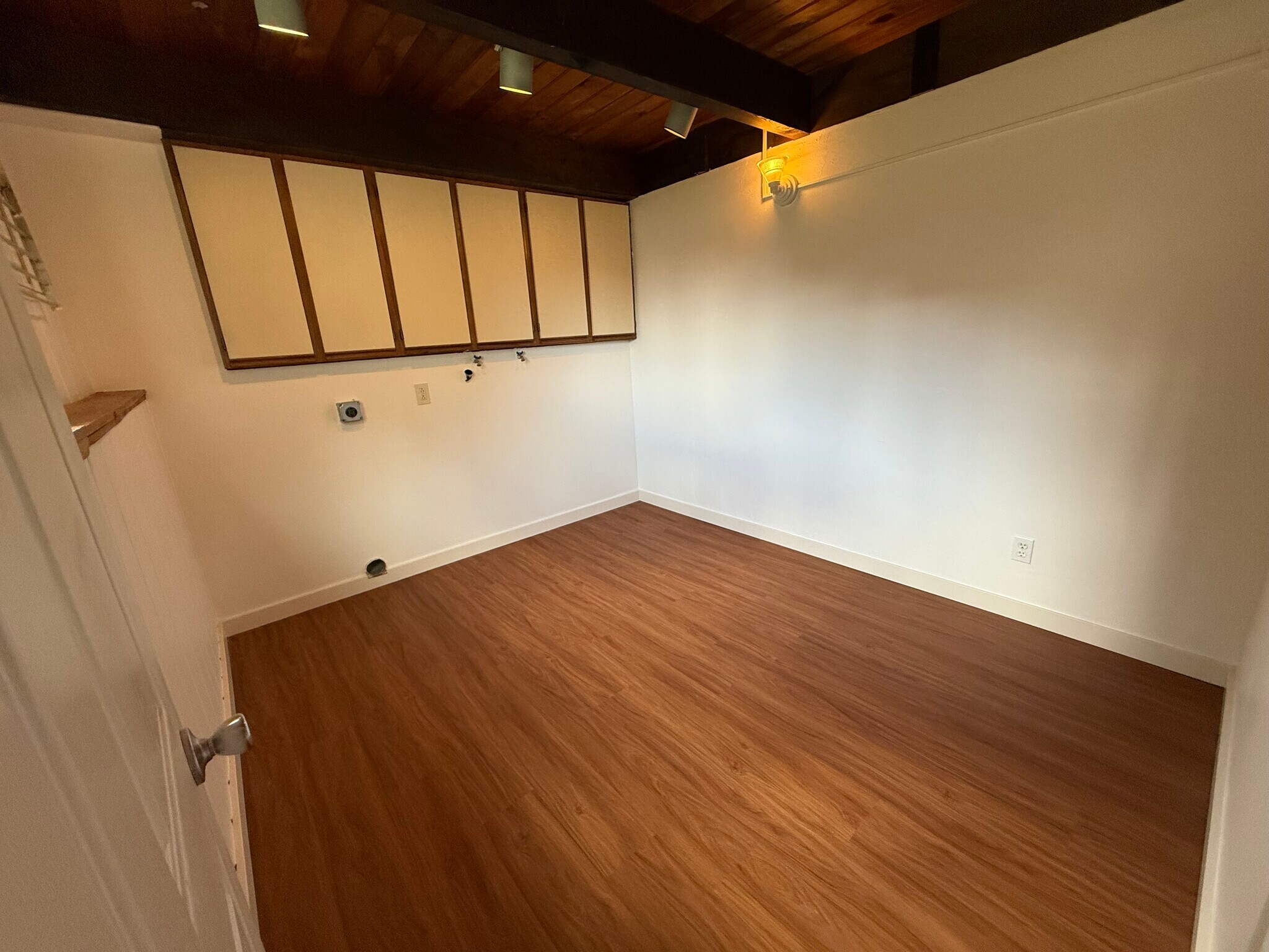 Laundry room (downstairs) - 13016 16th St NE