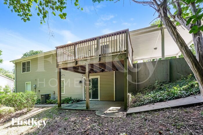 Building Photo - 1000 Alabnon Rd