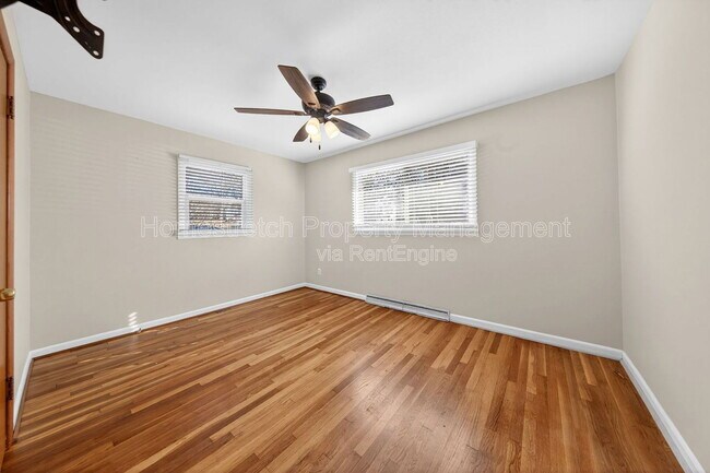 Building Photo - 207 Anistasia Dr