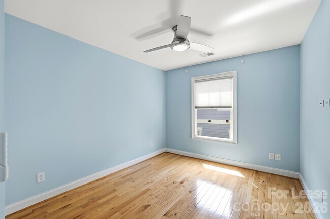 Building Photo - 520 Iverson Way