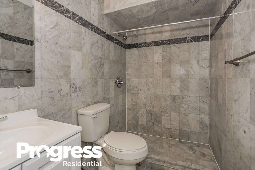 Building Photo - 4205 SW 137th Ct
