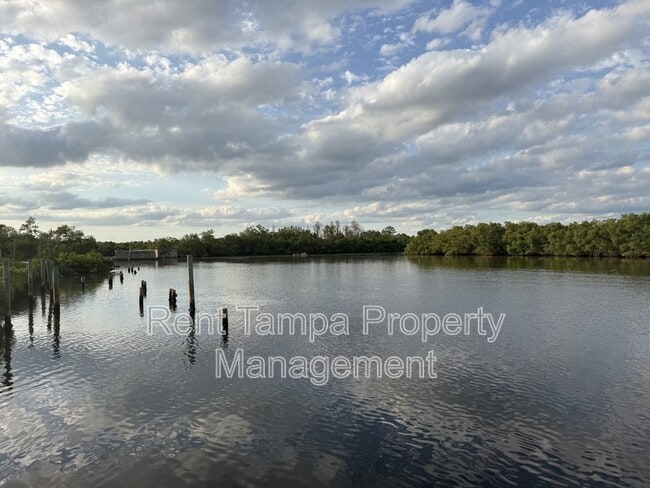 Building Photo - Neptune Drive - 1154 A