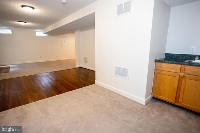 Building Photo - 13076 Dove Tree Ct