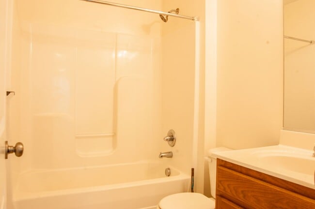 Building Photo - Single Family Home in Portsmouth