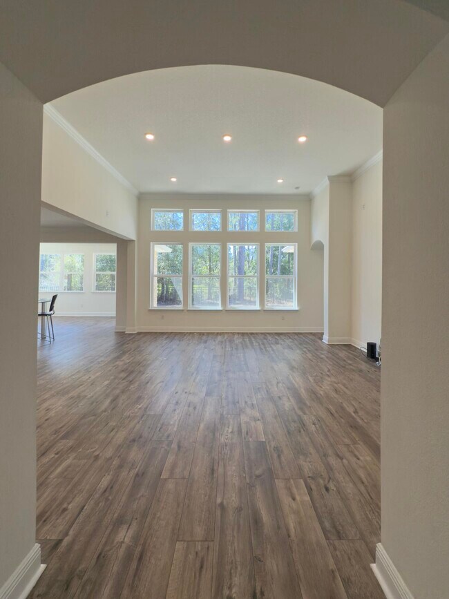 Building Photo - 296 Symphony Way