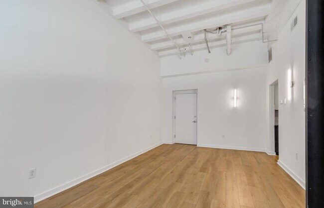 Building Photo - 109 W Wildey St