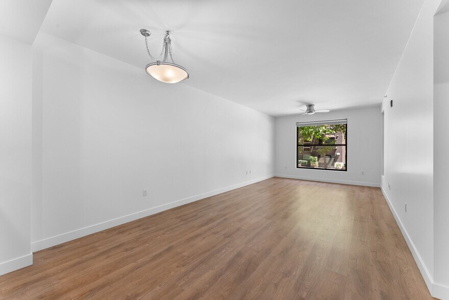 Building Photo - 1150 J St