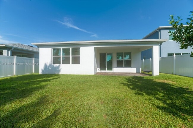Building Photo - 10669 SW Gloriana St