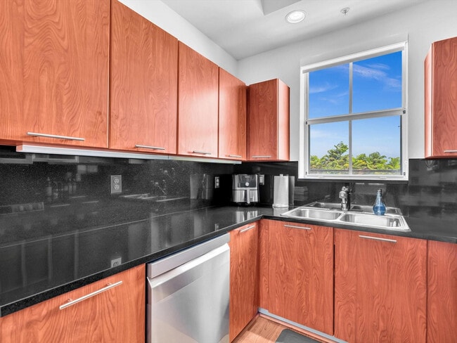 Building Photo - 2329 Vintage Dr