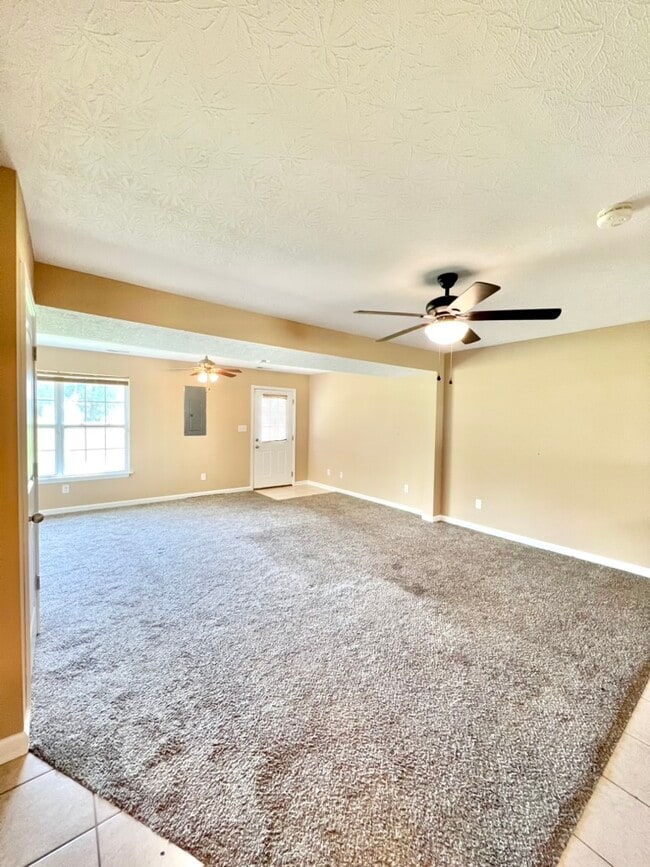 Building Photo - 110 Grinder Ct