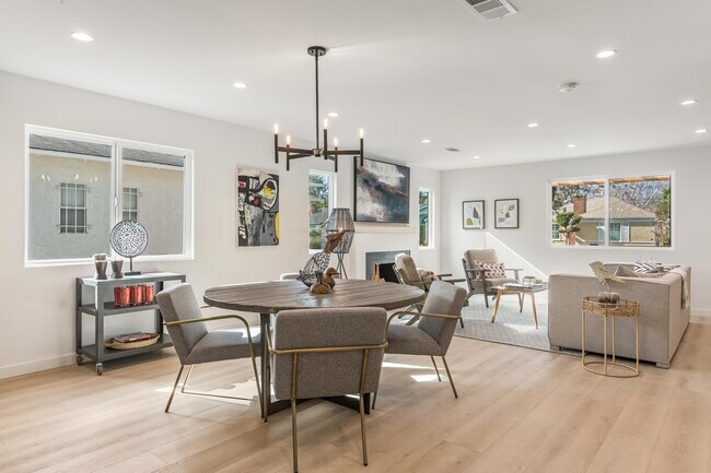 Building Photo - 3840 Somerset Dr