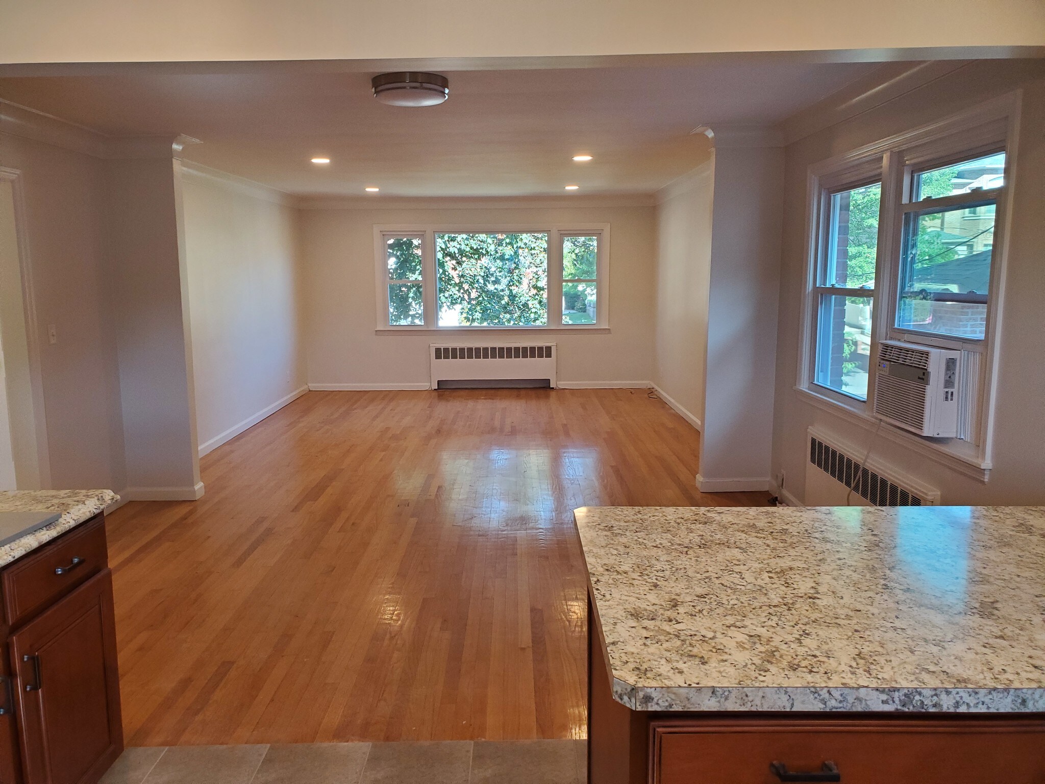 Living Room / Dining Room - 216 Glen Ave