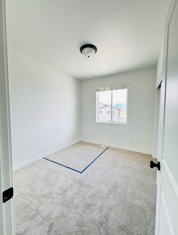 Building Photo - 864 W 900 S
