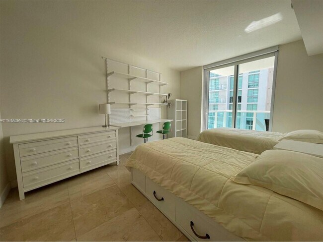 Building Photo - 250 Sunny Isles Blvd