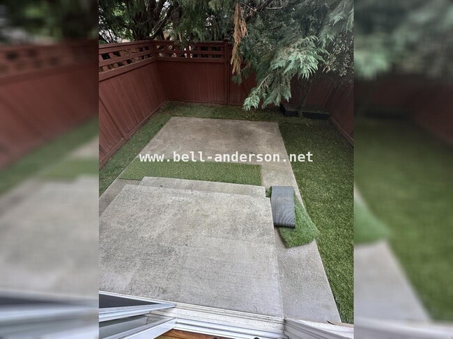 Building Photo - 3 Bedroom Renton Townhome Available NOW!