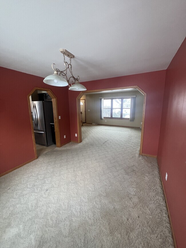 Building Photo - N6188 Shadybrook Ln