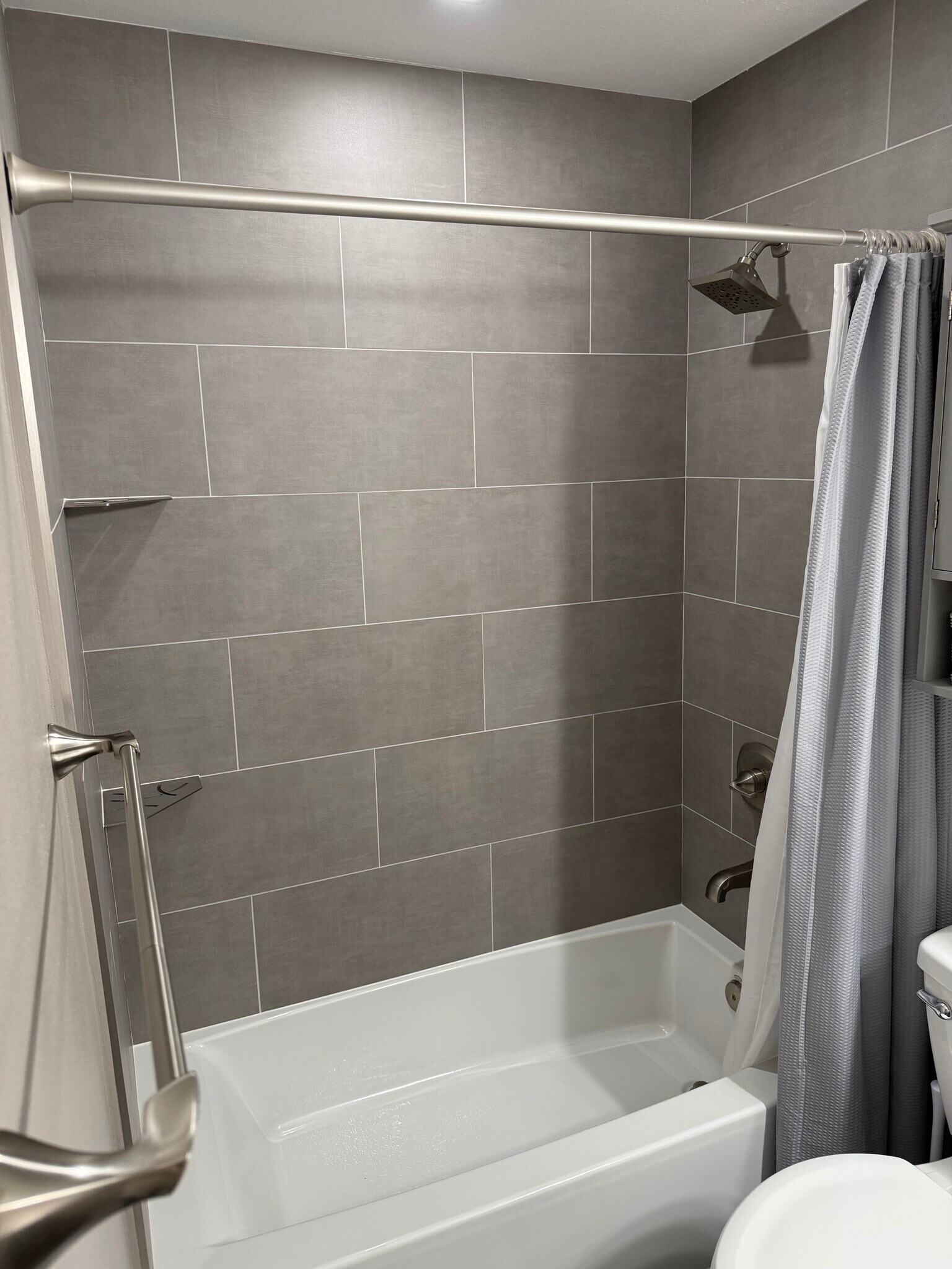 Building Photo - 609 Irwin St