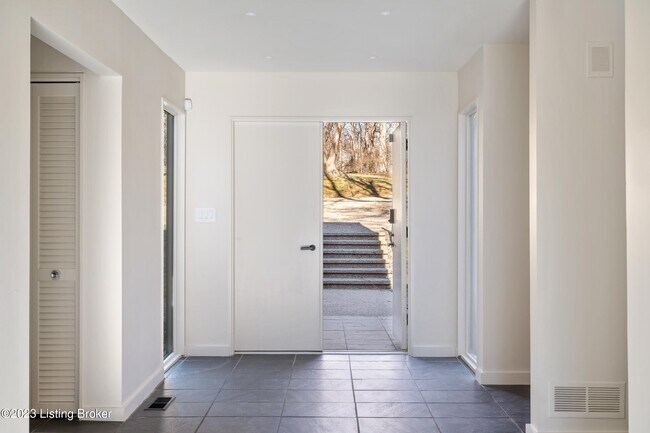 Building Photo - 6 Glen Arden Rd