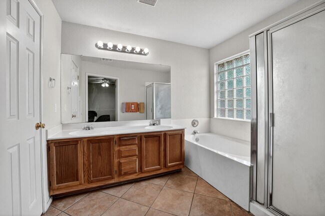 Building Photo - 17525 Tobermory Dr