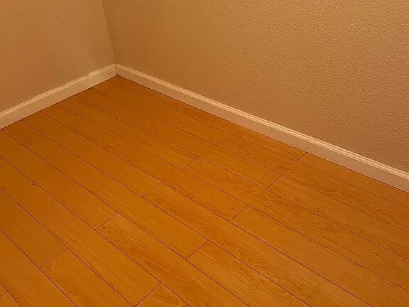 Building Photo - This beautifully updated 3-bedroom home features a spacious loft that can easily be converted int...