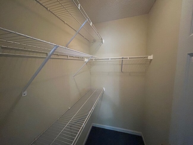 Building Photo - 208 Charles Towne Ct