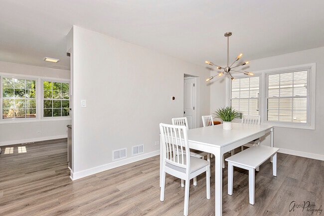 Building Photo - 1229 Thorndale Ln