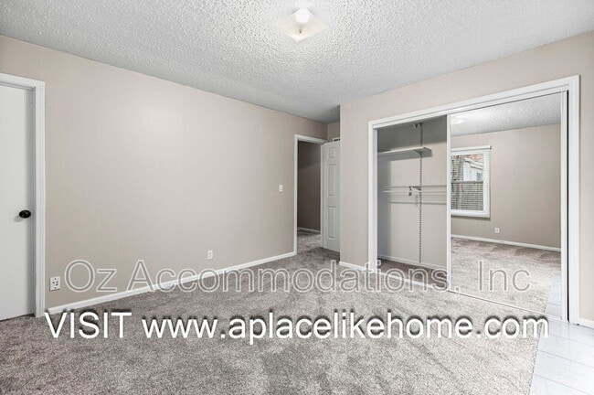 Building Photo - 6535 Melrose Ln